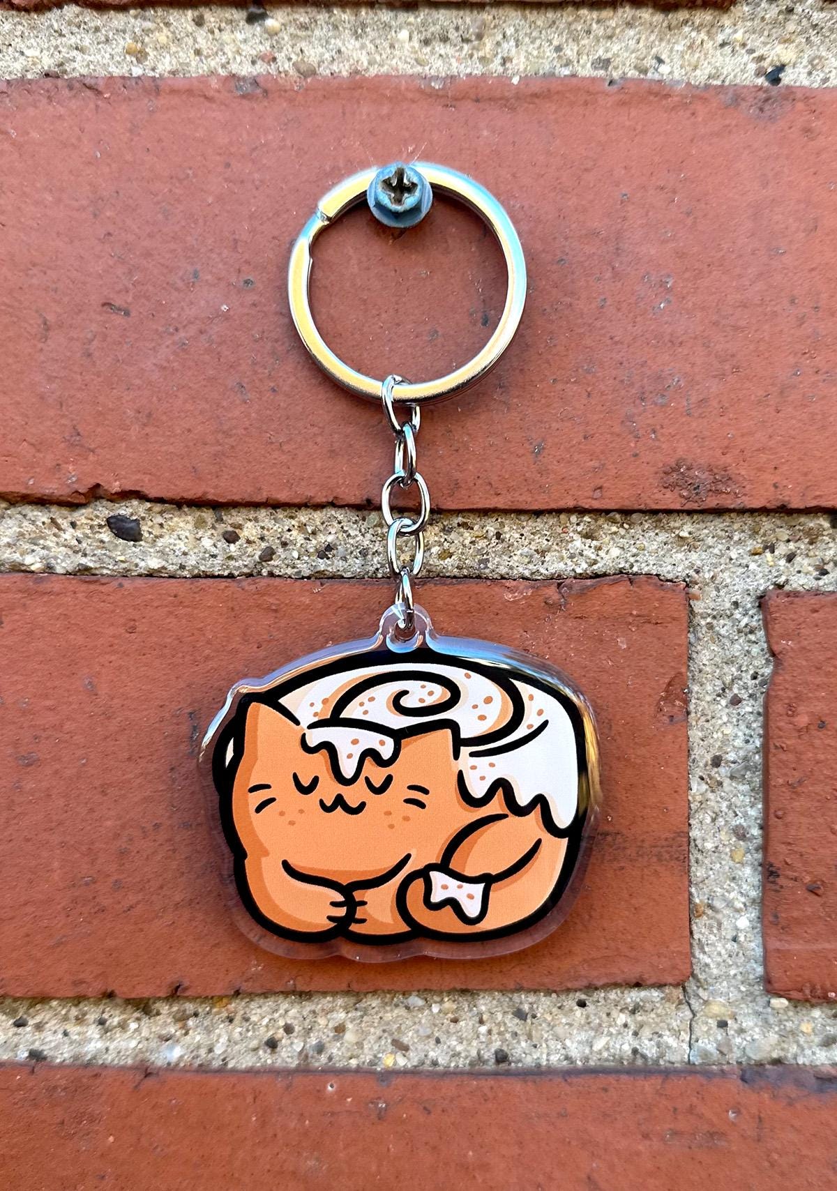 Cinnamon Roll Cat Keychain