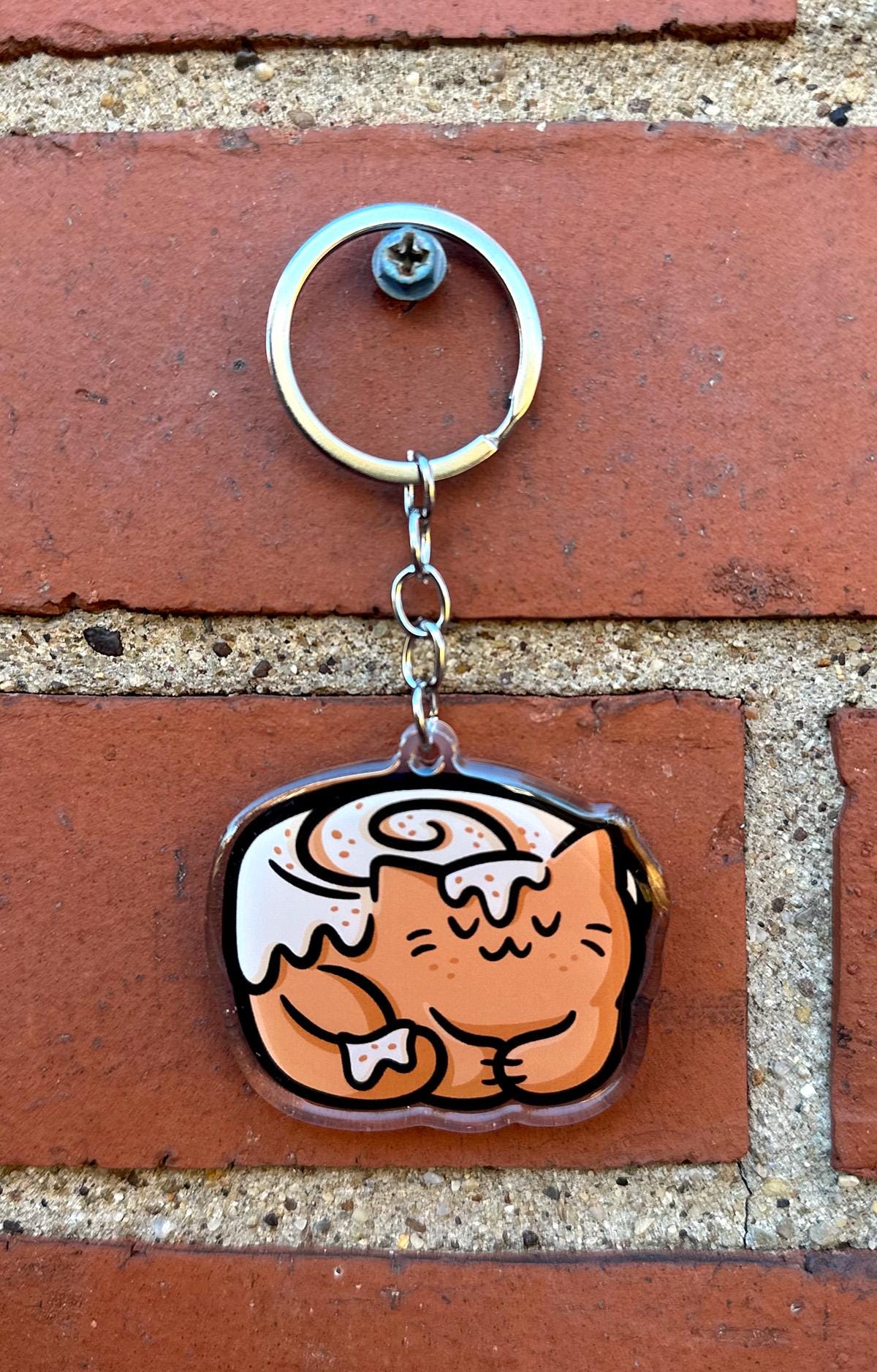 Cinnamon Roll Cat Keychain